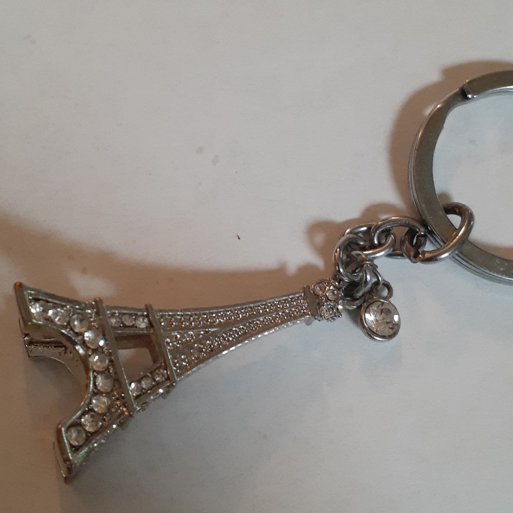 Eiffel tower keychain - Picture 4 of 5